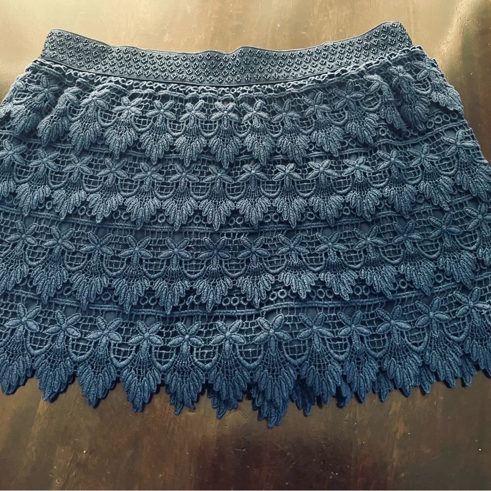 🍉Gently used Navy lace skort in Youth (Girls) Large